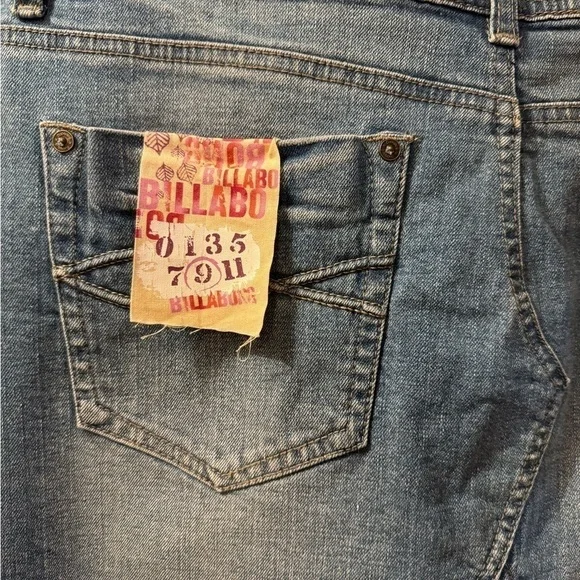 NWT Billabong Distressed Low Rise Denim Mini Skirt Juniors - Picture 3 of 8